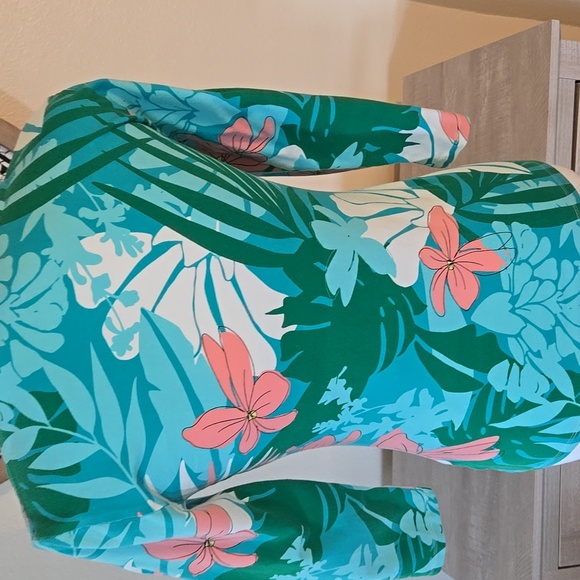 Boston Proper Teal and Coral Floral 3/4 Long Sleeve Top - Picture 6 of 12